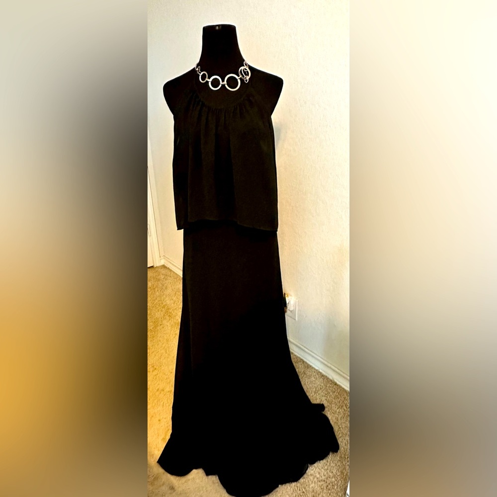 Elegant Black Sleeveless Dress